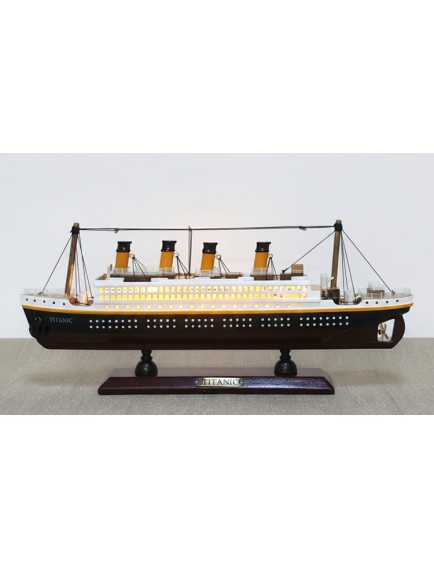 35x45 cm Özel Tasarım Işıklı Ahşap Titanik Gemi