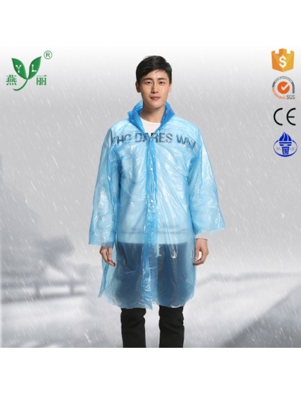İnce Şeffaf Yağmurluk