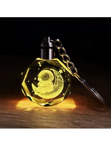 Astronot Tasarımlı Renk Değiştiren Anahtarlık