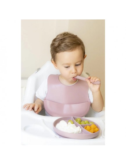 Pembe 3’lü Silikon Yemek Seti – Önlük + Diş Kaşıyıcılı Kaşık + Vakumlu Tabak