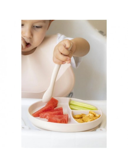 Krem Rengi 3’lü Silikon Yemek Seti – Önlük + Diş Kaşıyıcılı Kaşık + Vakumlu Tabak